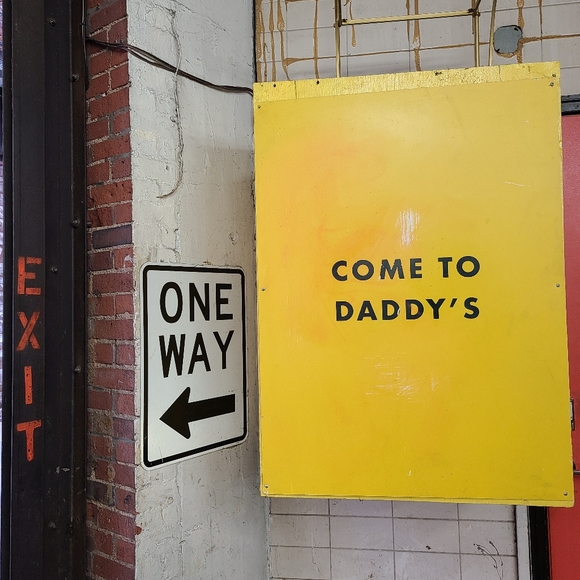 Meet your Posher, Kim - Picture 2 of 3